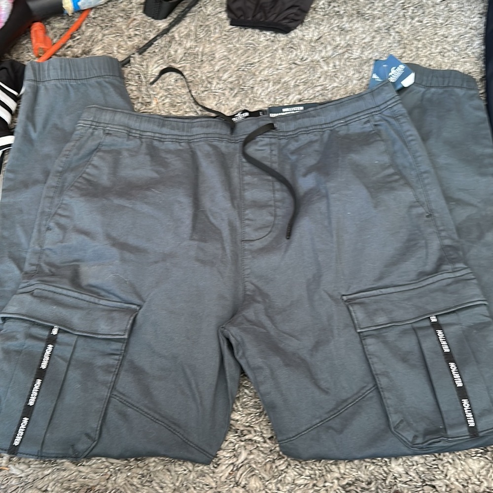 Hollister cargo Joggers - Picture 2 of 3